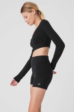 Alolux Cropped Me Time Cardigan - Black -Alo Yoga Shop W3775R 01 b1 s1 a2 1 m177