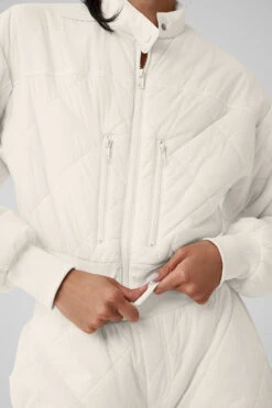 Snowrider Puffer Jacket - Ivory -Alo Yoga Shop W4535R 03299 b1 s1 a4 1 m54