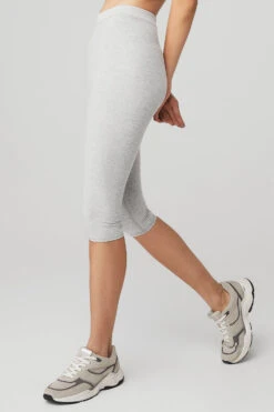 Alosoft High-Waist Iconic 90's Capri - Athletic Heather Grey -Alo Yoga Shop W51024R 02910 b1 s1 a2 1 m54