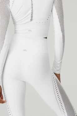 Seamless High-Waist 7/8 Open Air Legging - White -Alo Yoga Shop W51144R 00 b1 s1 a4 1 m100