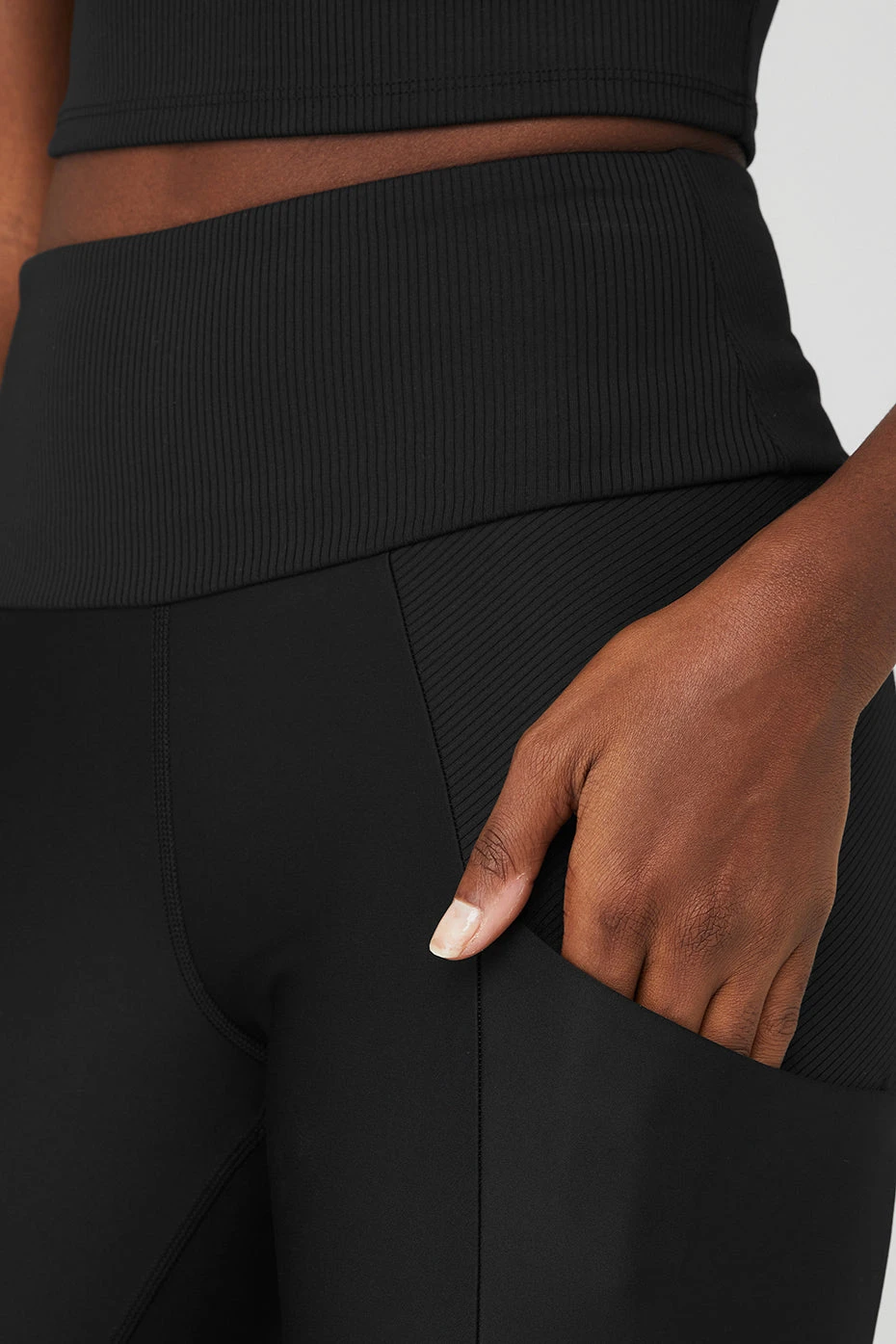 Ribbed Airlift High-Waist 7/8 Enchanted Legging - Black 6 Ribbed Airlift High-Waist 7/8 Enchanted Legging - Black - Image 4