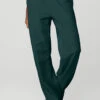 High-Waist Free Time Straight Leg Sweatpant - Midnight Green -Alo Yoga Shop W51203R 04570 b1 s1 a1 1 m100