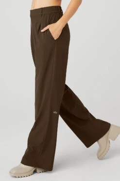 High-Waist Pursuit Trouser - Espresso -Alo Yoga Shop W51208R 04064 b1 s1 a2 1 m89