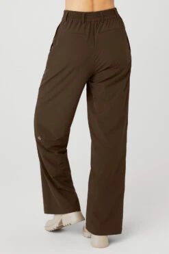 High-Waist Pursuit Trouser - Espresso -Alo Yoga Shop W51208R 04064 b1 s1 a3 1 m89