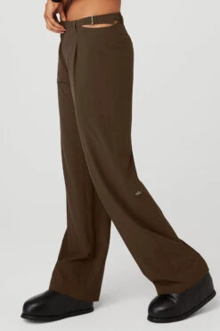 Mid-Rise Showdown Trouser - Espresso -Alo Yoga Shop W51214R 04064 b1 s1 a2 1 m18