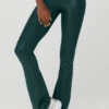 Super Shine Low-Rise Bootcut Legging - Midnight Green -Alo Yoga Shop W51216R 04570 b1 s1 a1 1 m100