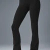 Airbrush High-Waist Kick-Back Legging - Black 2 Airbrush High-Waist Kick-Back Legging - Black -Alo Yoga Shop W51232R 01 b1 s1 a1 1 m206