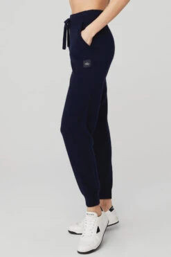 High-Waist Cashmere Jet Set Pant - Navy 8 High-Waist Cashmere Jet Set Pant - Navy -Alo Yoga Shop W51267R 03842 b1 s1 a3 1 m77