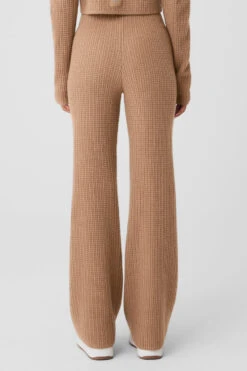 Cashmere High-Waist Plush Waffle Pant - Toasted Almond -Alo Yoga Shop W51286R 05131 b1 s1 a2 1 m18