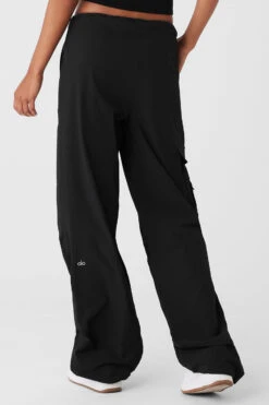 Megastar Cargo Pant - Black -Alo Yoga Shop W51315R 01 b1 s1 a2 1 m18