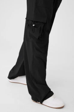 Megastar Cargo Pant - Black -Alo Yoga Shop W51315R 01 b1 s1 a4 1 m18