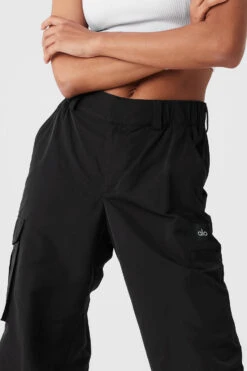 High-Waist Break Line Jogger - Black -Alo Yoga Shop W51319R 01 b1 s1 a4 2 m18