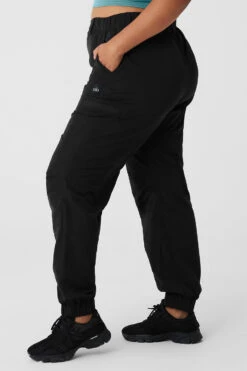 High-Waist Break Line Jogger - Black -Alo Yoga Shop W51319R 01 b1 s4 a3 1 m152