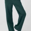 Road Trip Trouser - Midnight Green -Alo Yoga Shop W51342R 04570 b1 s1 a1 1 m18
