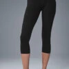 High-Waist Airbrush Capri - Black -Alo Yoga Shop W5475R 01 b1 s1 a1 1 m54