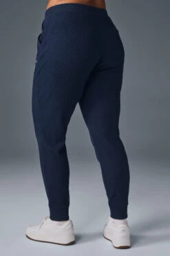 Muse Sweatpant - Navy -Alo Yoga Shop W5784R 03842 b1 s1 a2 1 m182