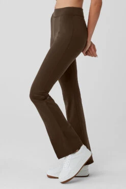 Airbrush High-Waist Flutter Legging - Espresso -Alo Yoga Shop W5946R 04640 b1 s1 a3 1 m54