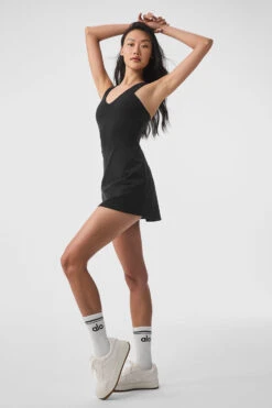 Airbrush Real Dress - Black -Alo Yoga Shop W8190R 01 b1 s1 a3 1 m54