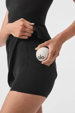 Airbrush Real Dress - Black -Alo Yoga Shop W8190R 01 b1 s1 a4 1 m54