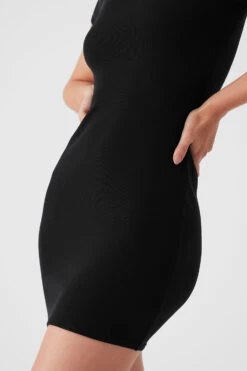 Goddess Ribbed Short Sleeve Dress - Black -Alo Yoga Shop W8201R 01 b1 s1 a4 1 m89