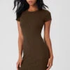 Goddess Ribbed Short Sleeve Dress - Espresso -Alo Yoga Shop W8201R 04640 b1 s1 a1 1 m18