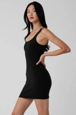 Alosoft Head Start Dress - Black -Alo Yoga Shop W8261R 01 b1 s1 a2 1 m54