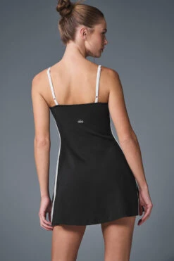 Airbrush Streamlined Dress - Black/White 8 Airbrush Streamlined Dress - Black/White -Alo Yoga Shop W8278R 0100 b1 s1 a2 1 m224