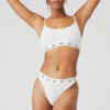 Icon Cami Bra - White -Alo Yoga Shop W9425R 00 b1 s1 a1 1 m18 7d6e26e1 ca86 42f5 bcc7 0dd3d94d7015