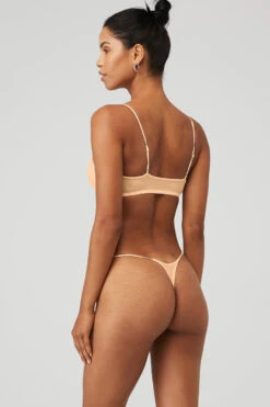 Airmesh Venus Bralette - Champagne -Alo Yoga Shop W9514R 01507 b1 s1 a3 1 m18
